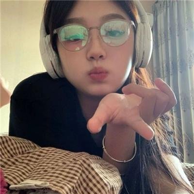 孔雀圣使请动心